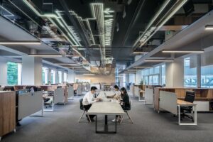 Pros and Cons of Hybrid Work